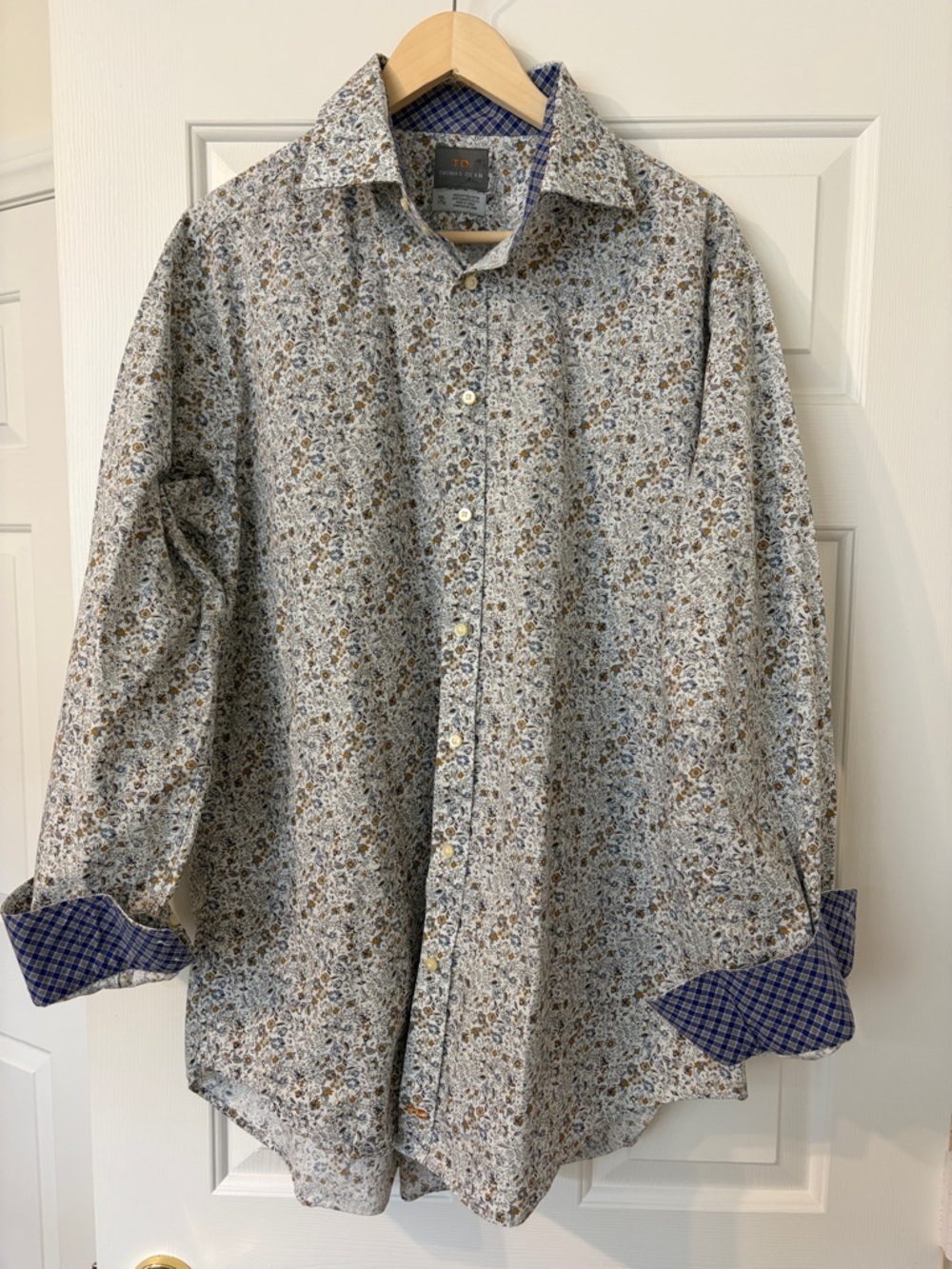 Thomas Dean Men's Floral Button-Up Shirt in White, Brown, and Blue